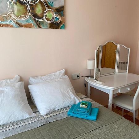 Comfortable Guest Room With Balcony Beniarjo Exteriör bild