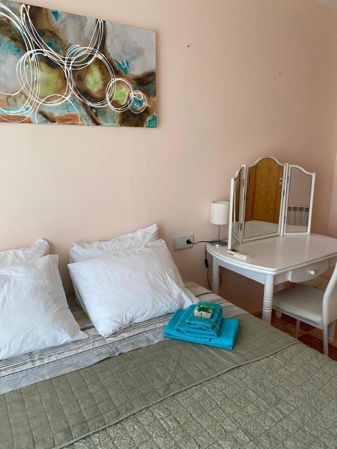 Comfortable Guest Room With Balcony Beniarjo Exteriör bild